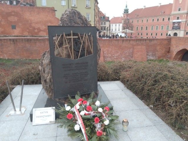 Katyń pomnik Warszawa