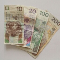 banknoty polskie rosnąco