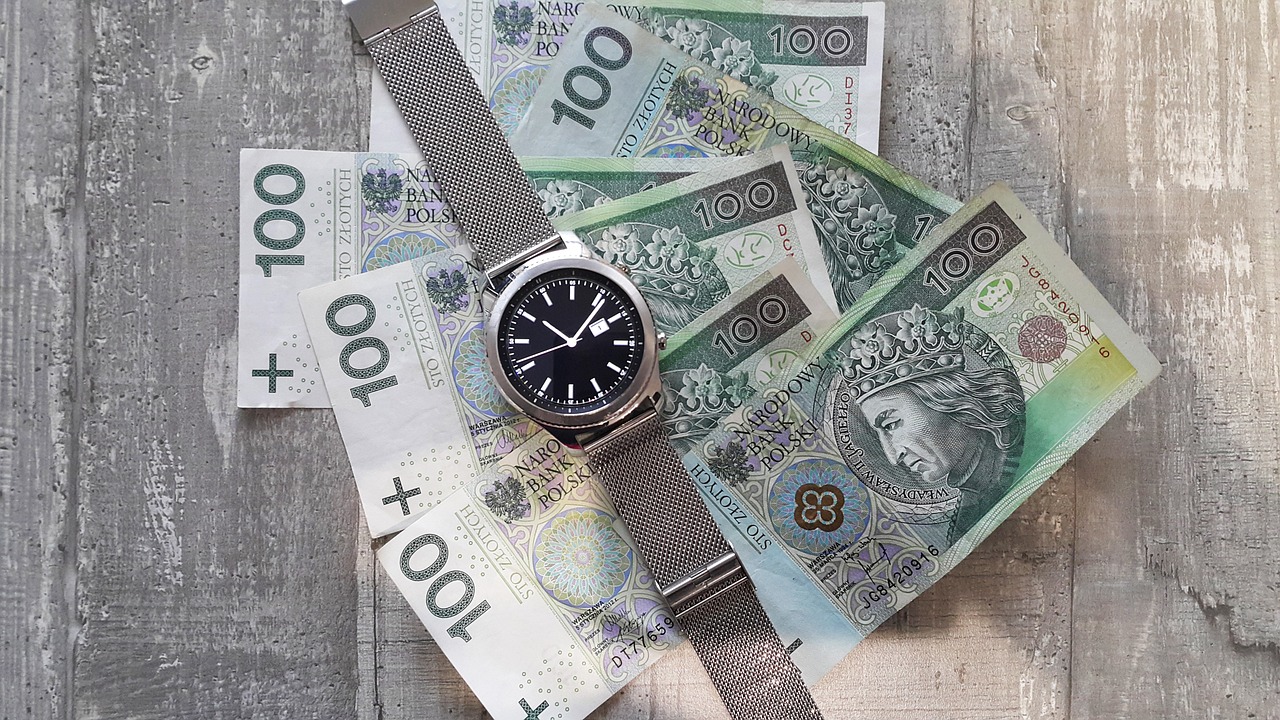 banknoty zegarek